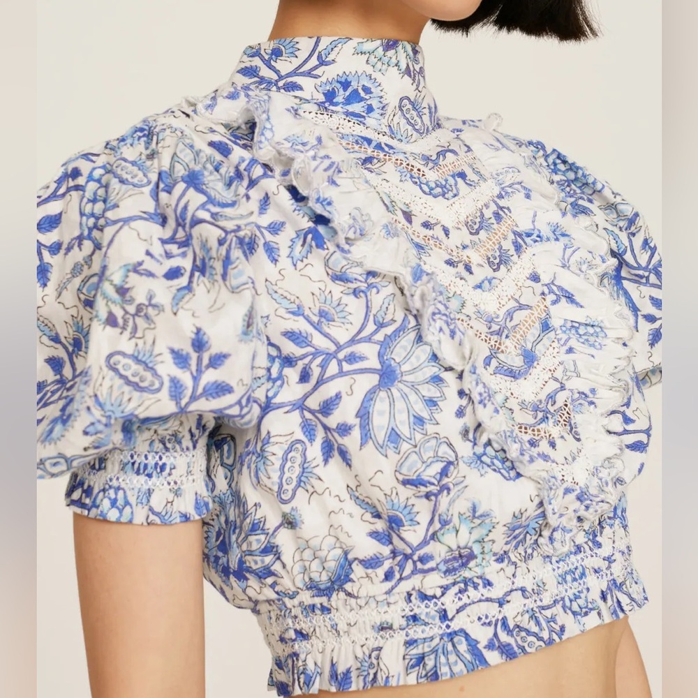 HEMANT & NANDITA Blue and White Floral Puff-Sleeve Blouse - Picture 3 of 16